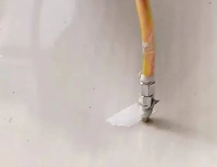 汕尾市瓷砖空鼓维修公司专业解答在瓷砖铺贴过程中，如果使用的砂料过粗（如全部使用了粗砂），可能会导致以下问题